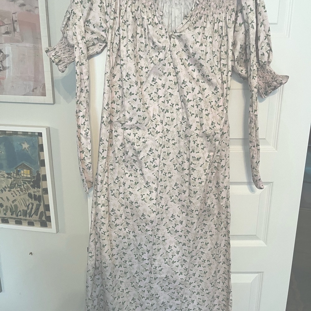 Dondolo floral dress never worn